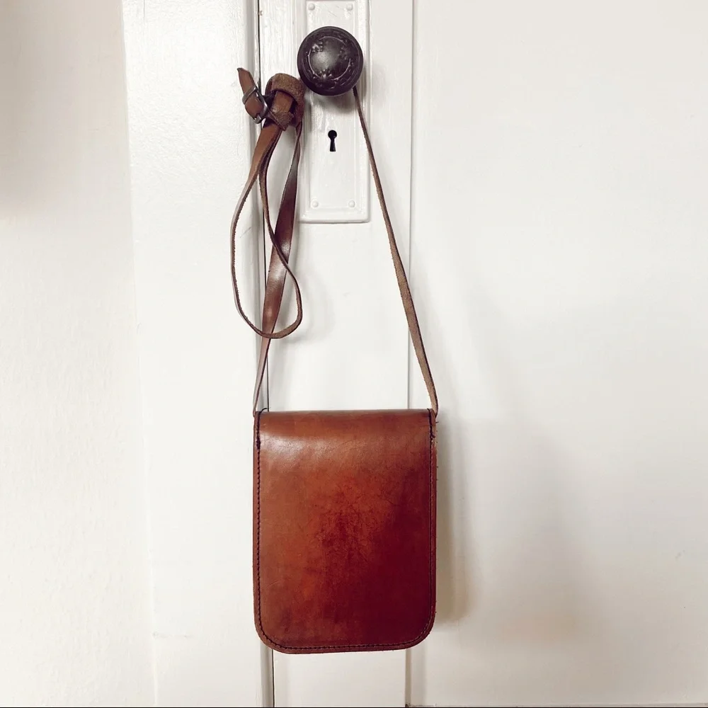 HANDMADE PERUVIAN leather satchel - Picture 3 of 10